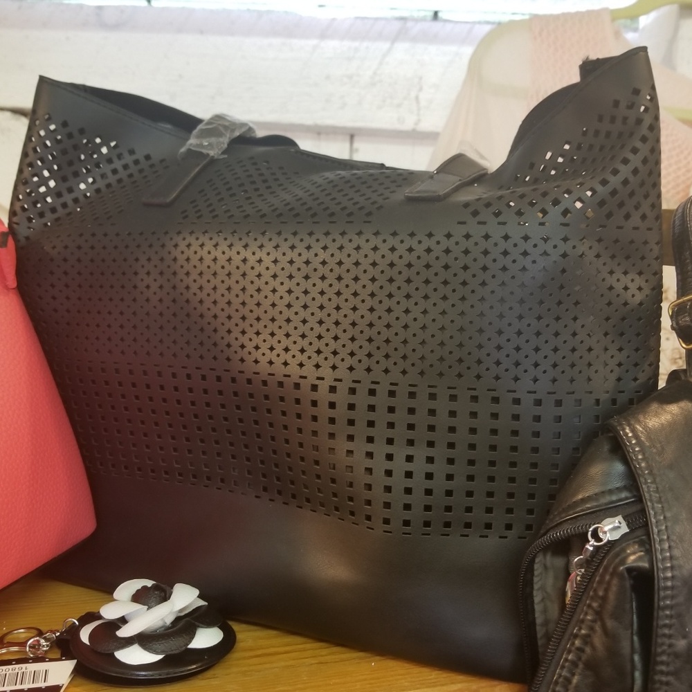 Black leather mesh purse